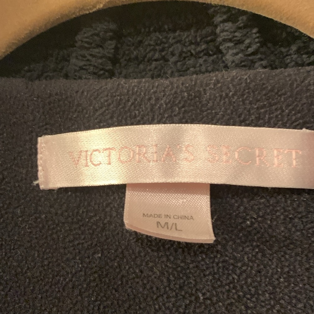 VINTAGE VICTORIA SECRET BLACK CHENILLE ROBE WITH WHITE SNOW FLAKE ON BACK SZM/L - Picture 5 of 5